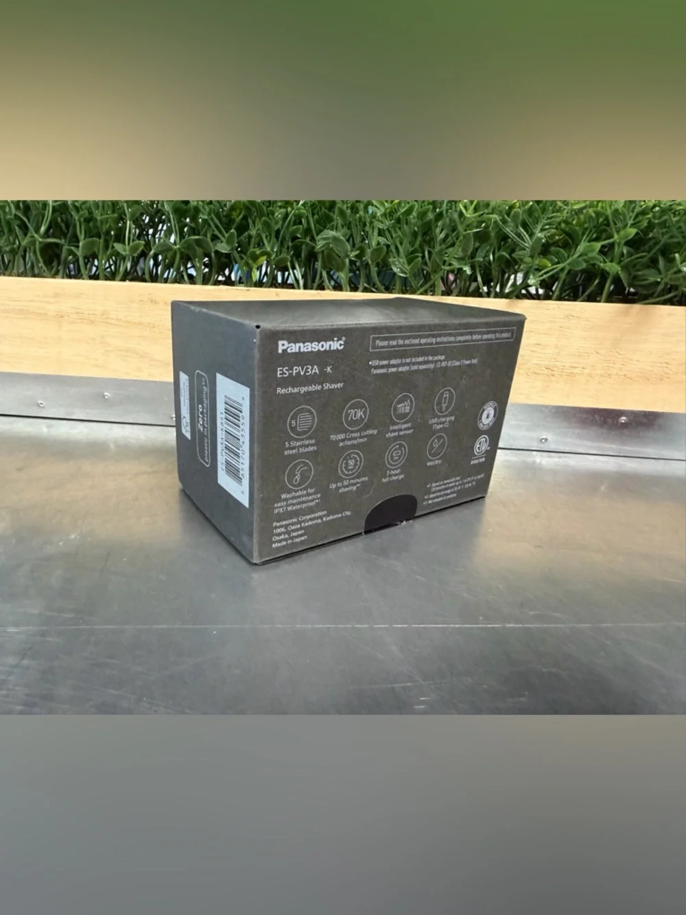 Panasonic ARC5 Electric Handheld Razor - Picture 8 of 16
